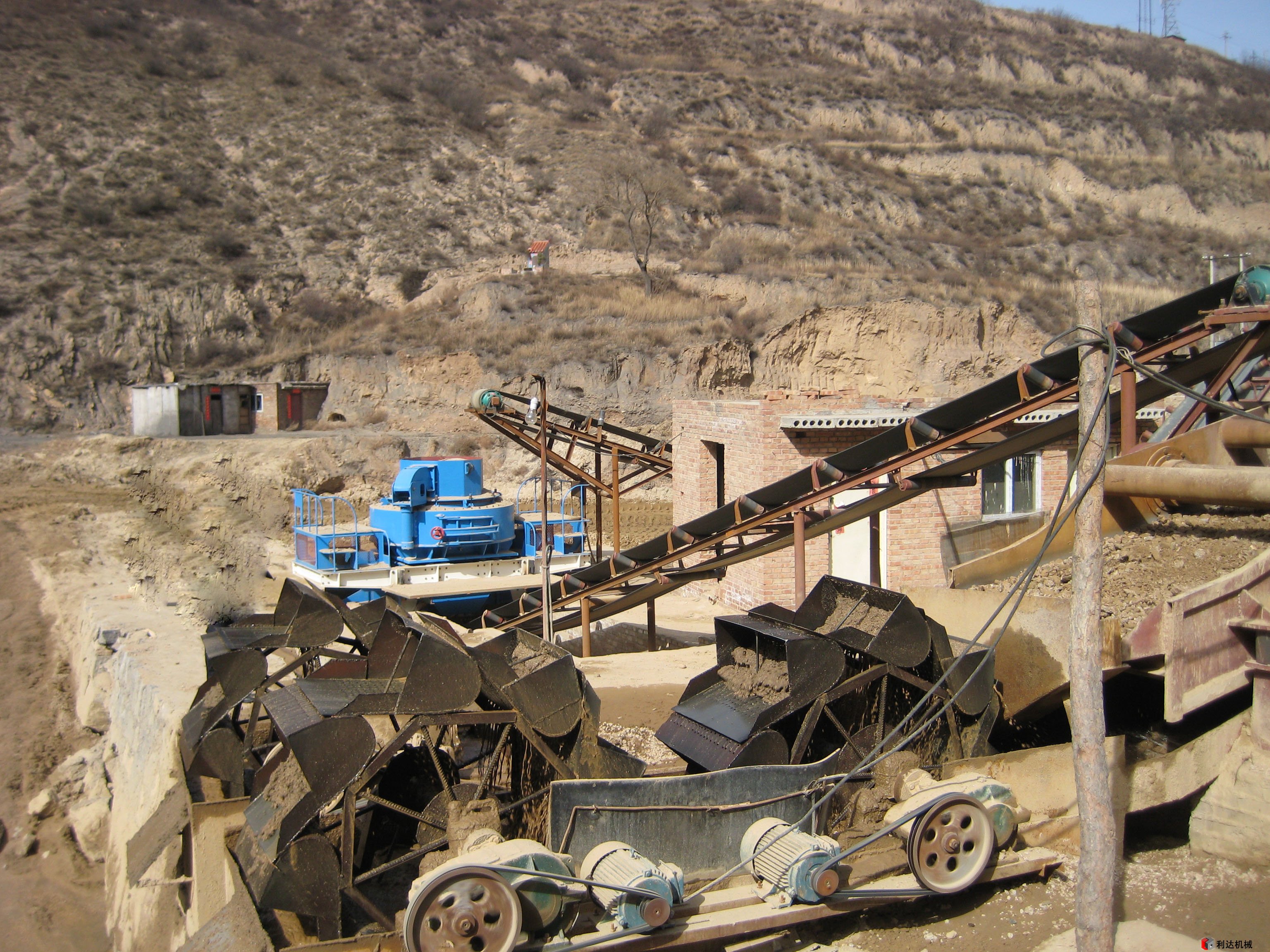 鵝卵石制砂機生產現場
